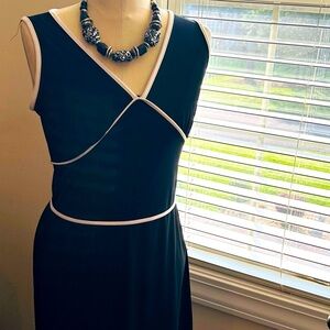 Olivia Matthew’s dress body con